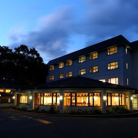 האקובה Hotel Oak Forest מראה חיצוני תמונה