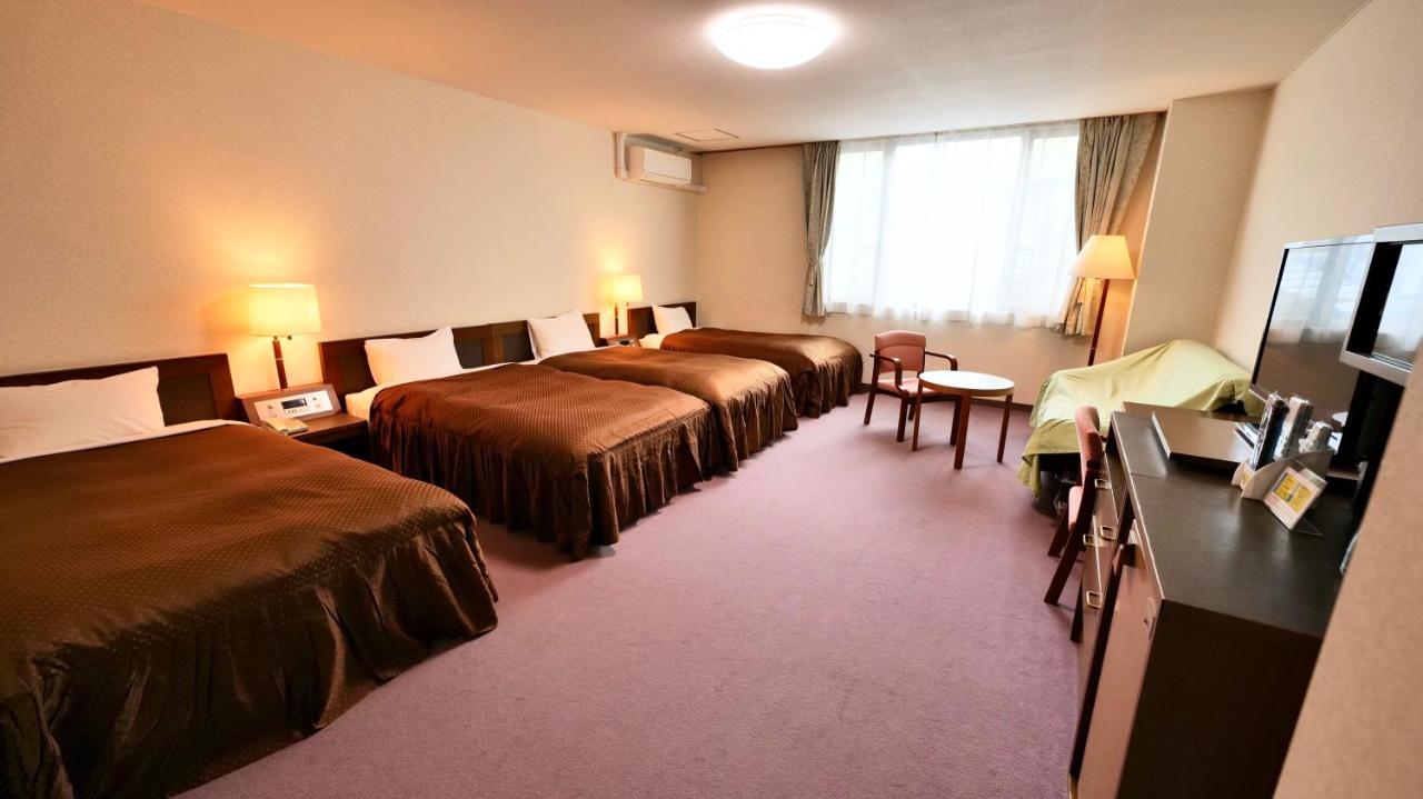 האקובה Hotel Oak Forest מראה חיצוני תמונה
