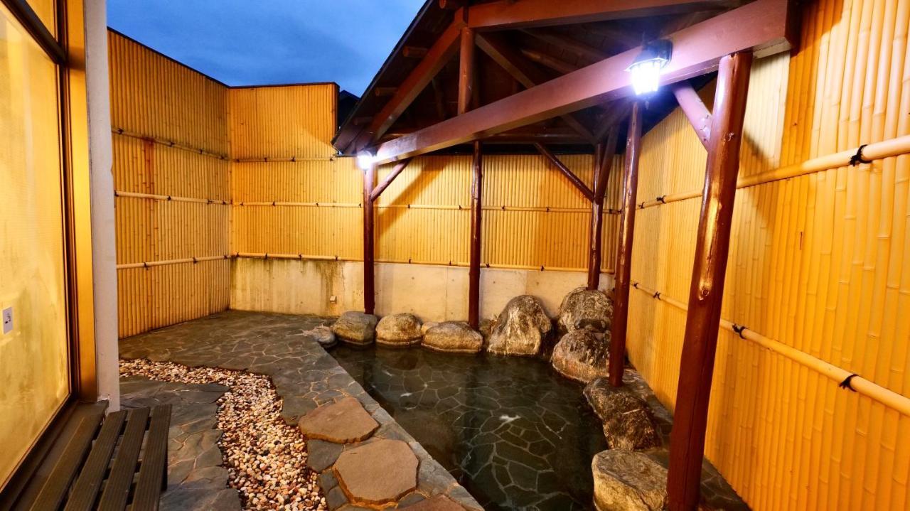 האקובה Hotel Oak Forest מראה חיצוני תמונה
