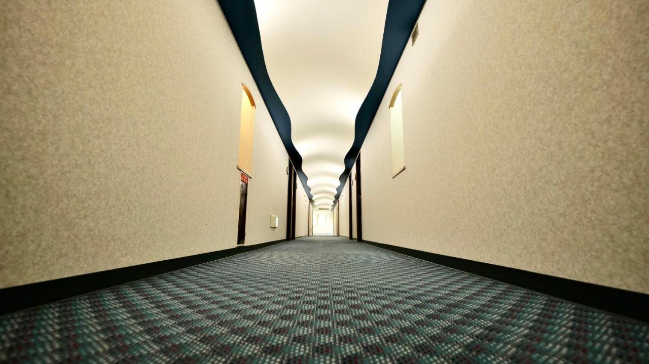 האקובה Hotel Oak Forest מראה חיצוני תמונה