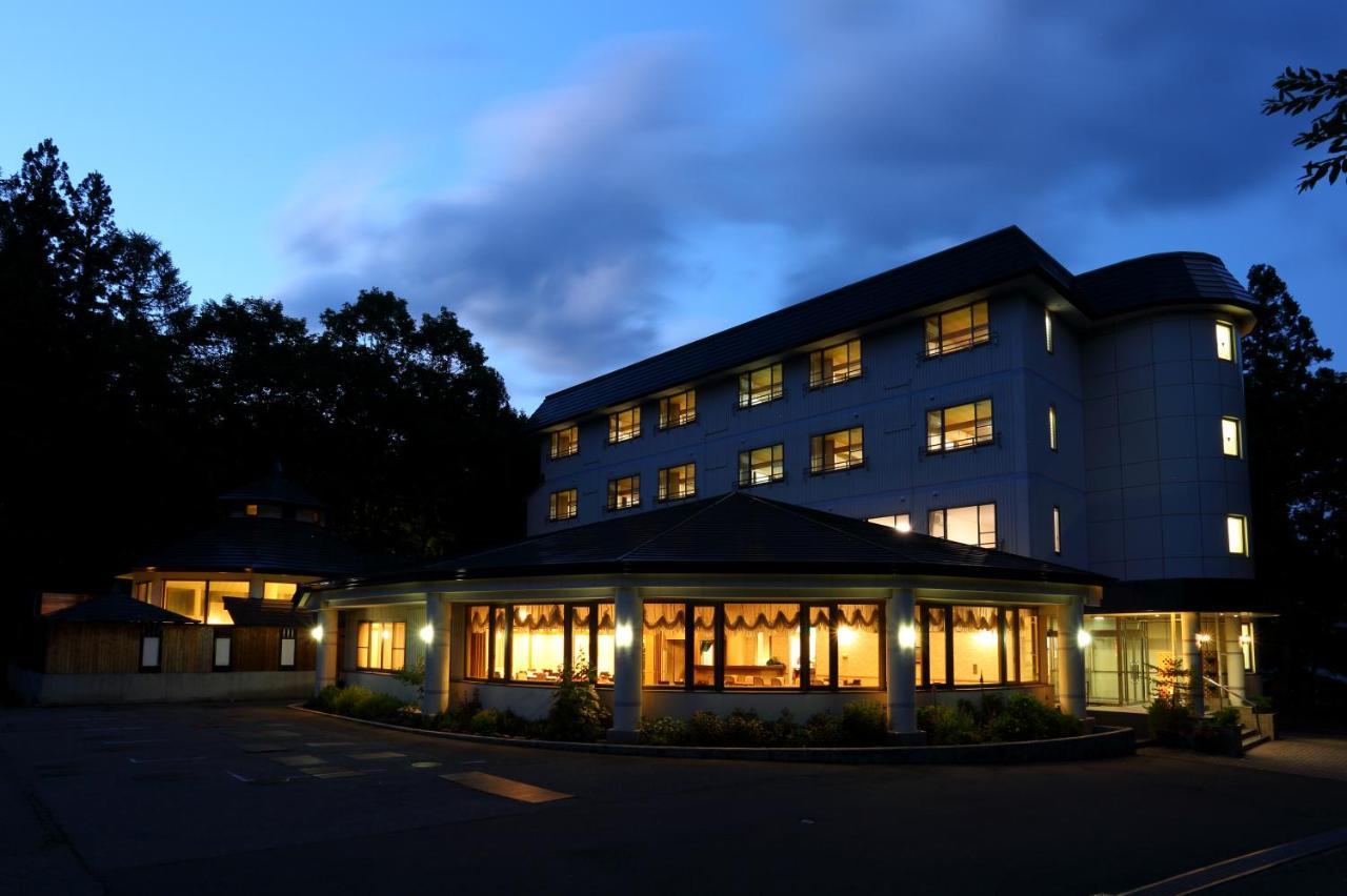 האקובה Hotel Oak Forest מראה חיצוני תמונה