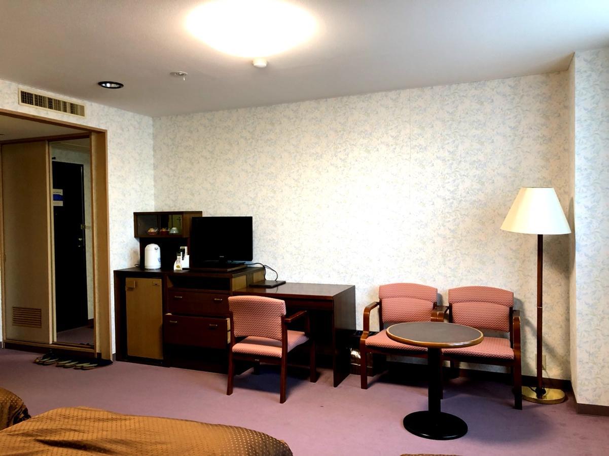 האקובה Hotel Oak Forest מראה חיצוני תמונה