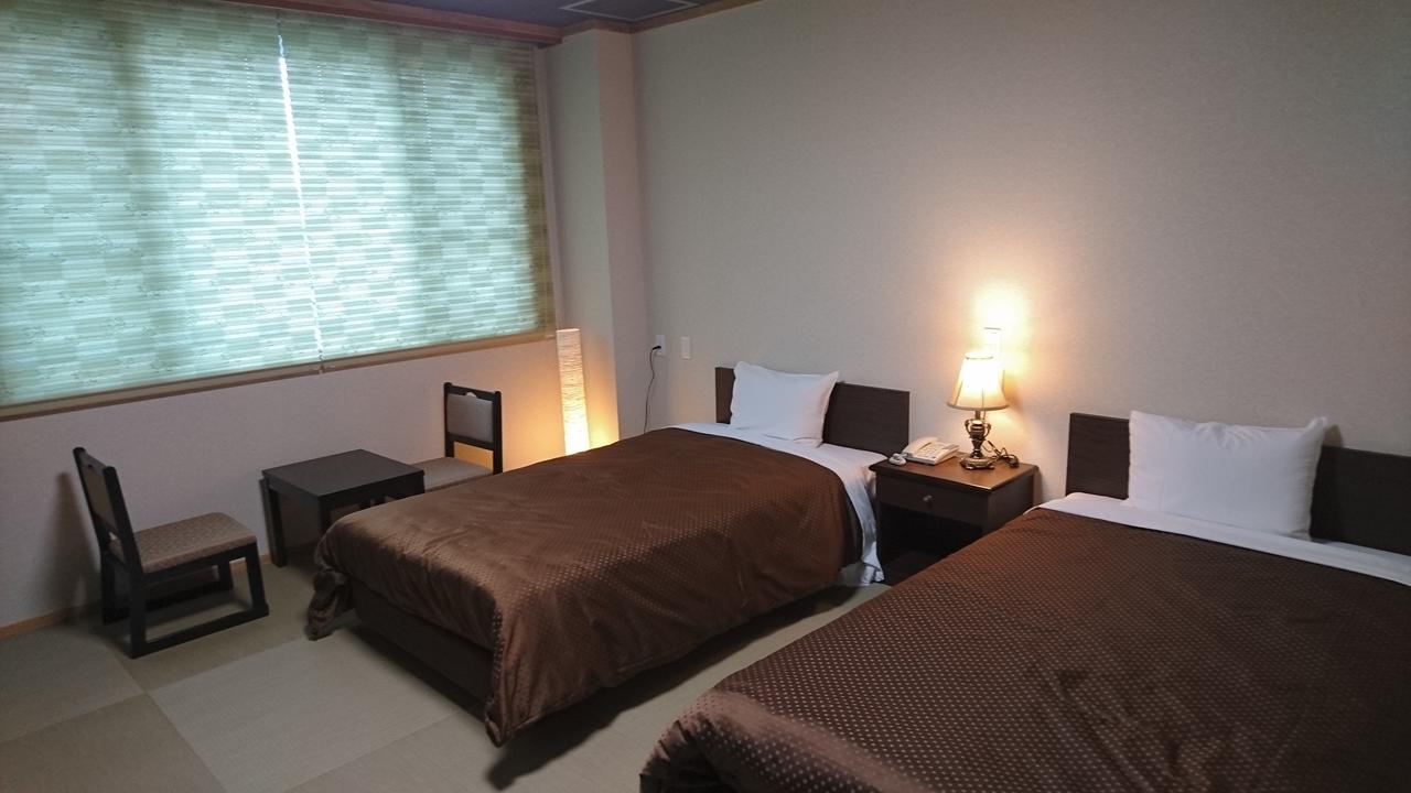 האקובה Hotel Oak Forest מראה חיצוני תמונה