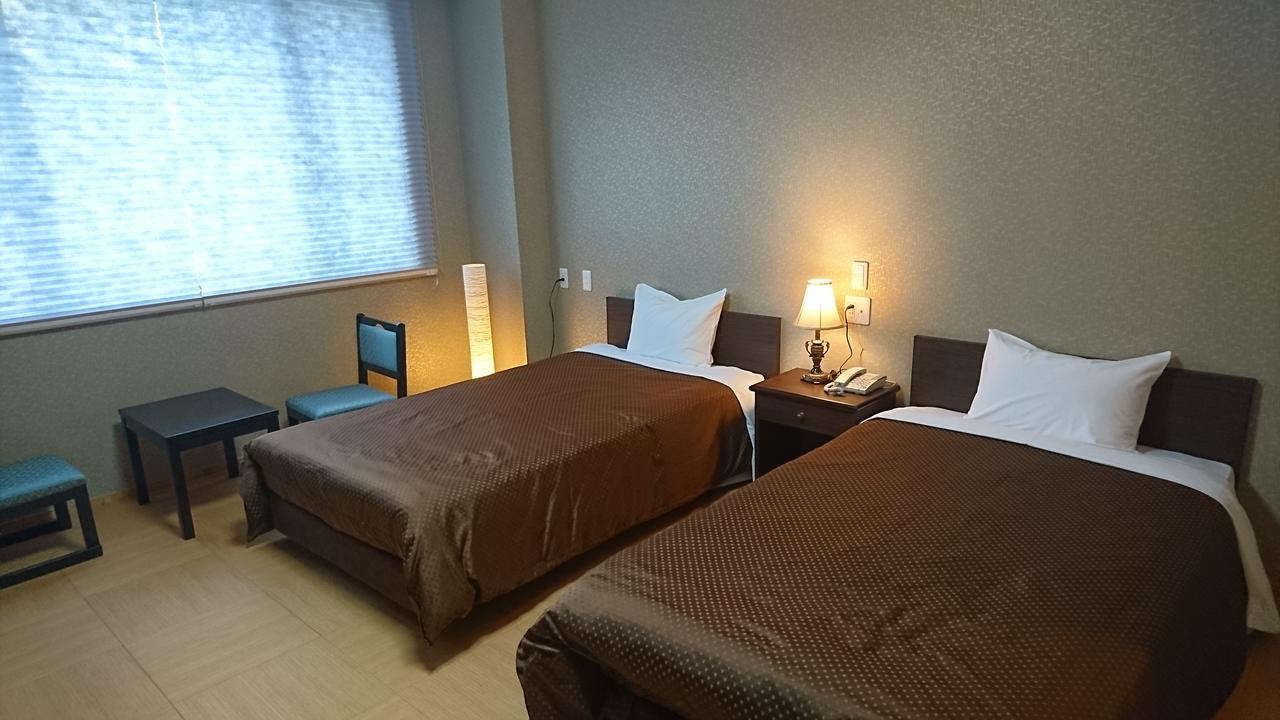 האקובה Hotel Oak Forest מראה חיצוני תמונה