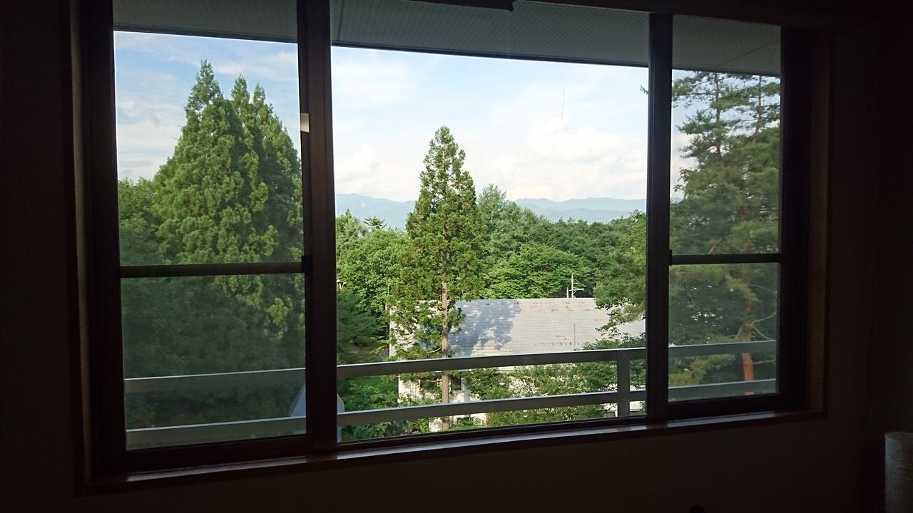 האקובה Hotel Oak Forest מראה חיצוני תמונה