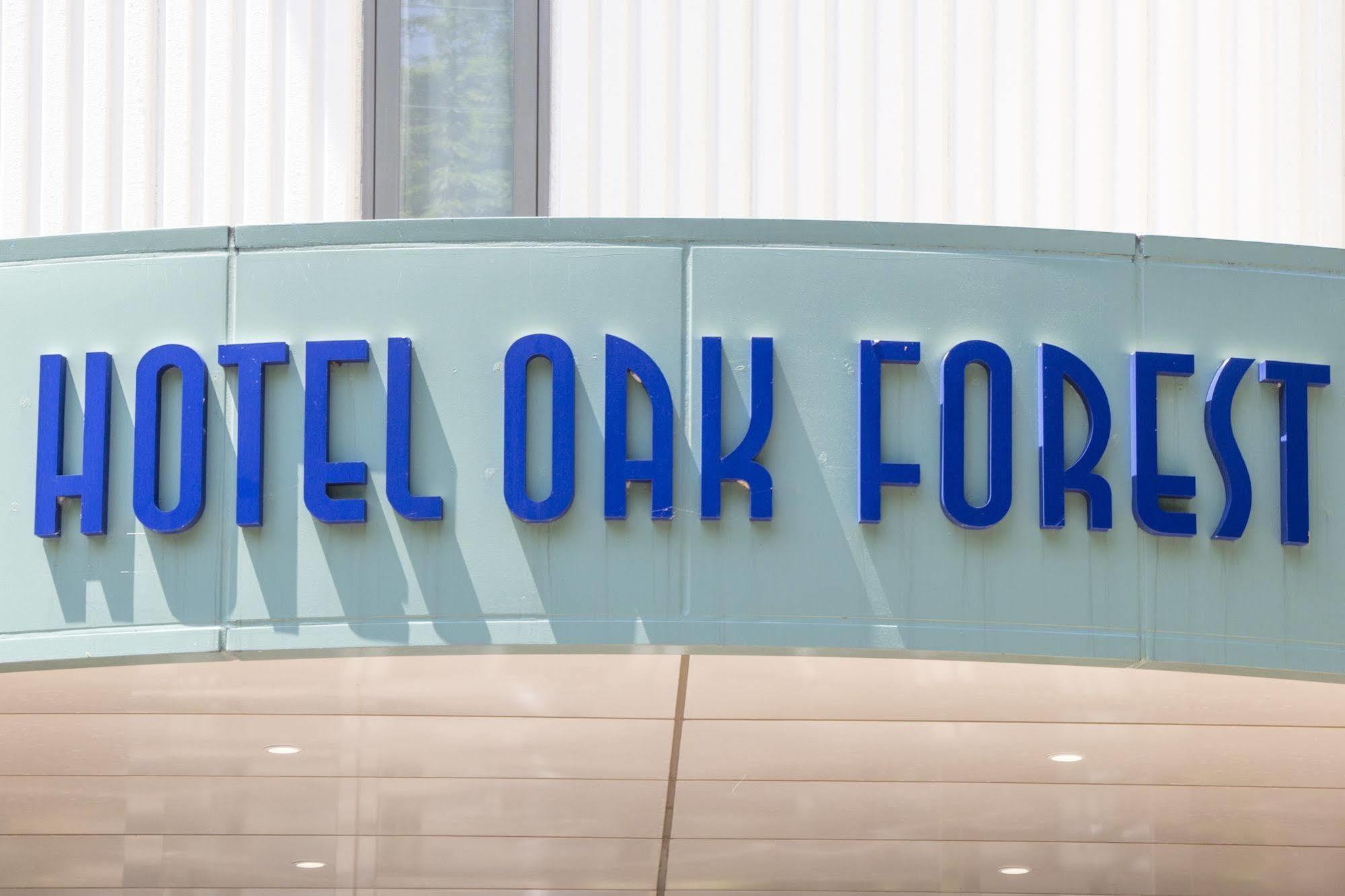 האקובה Hotel Oak Forest מראה חיצוני תמונה