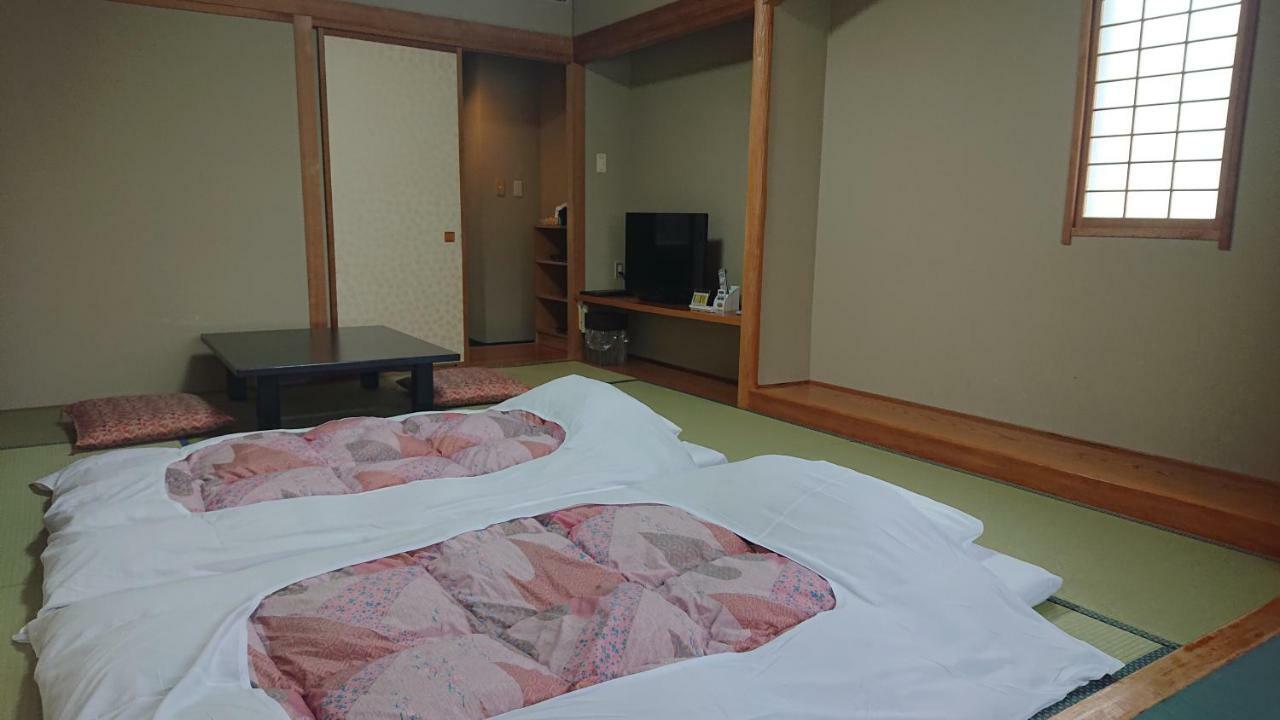 האקובה Hotel Oak Forest מראה חיצוני תמונה